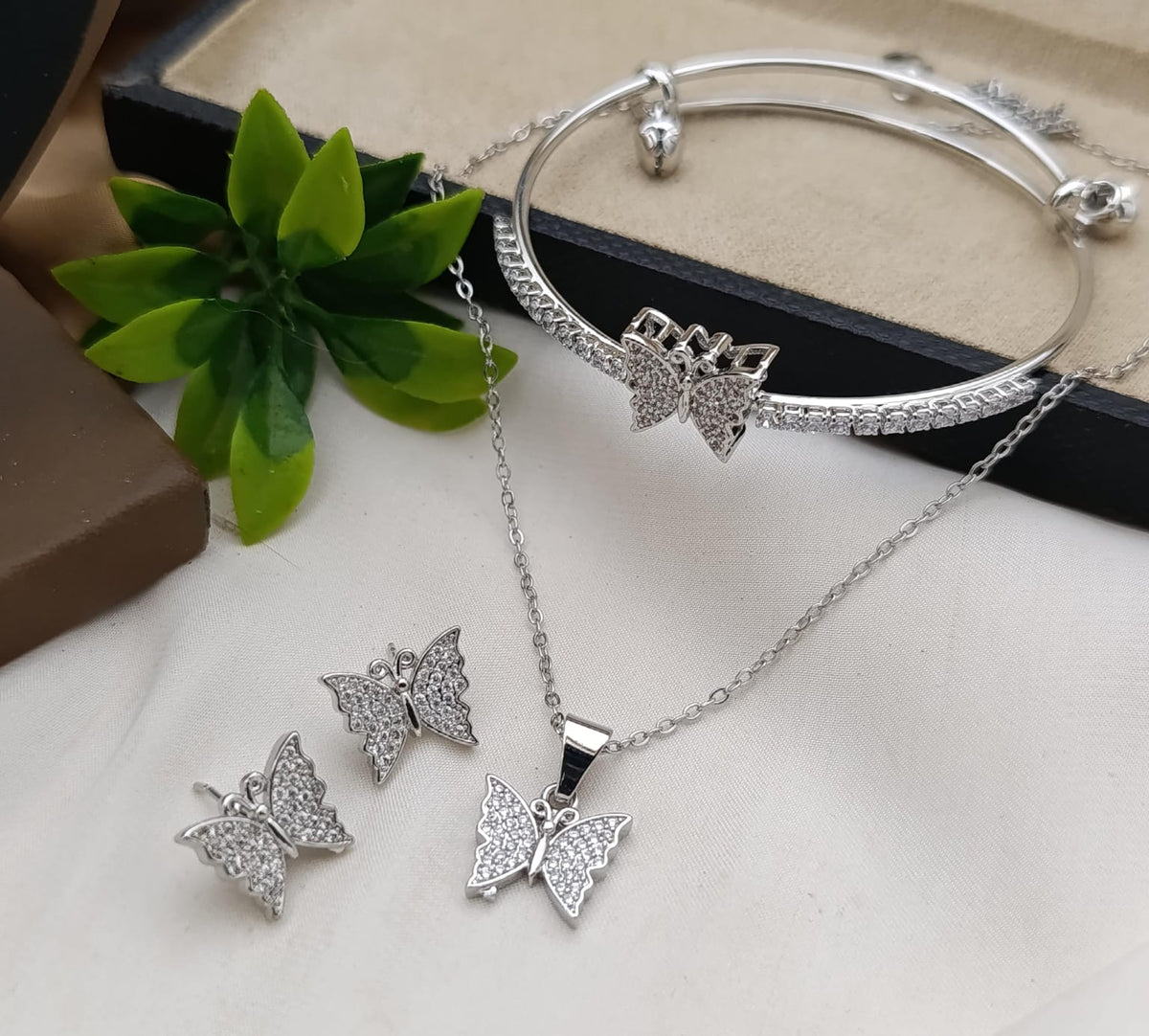 Silver-Tone Butterfly Crystal Jewelry Set for Women - Win Bachat