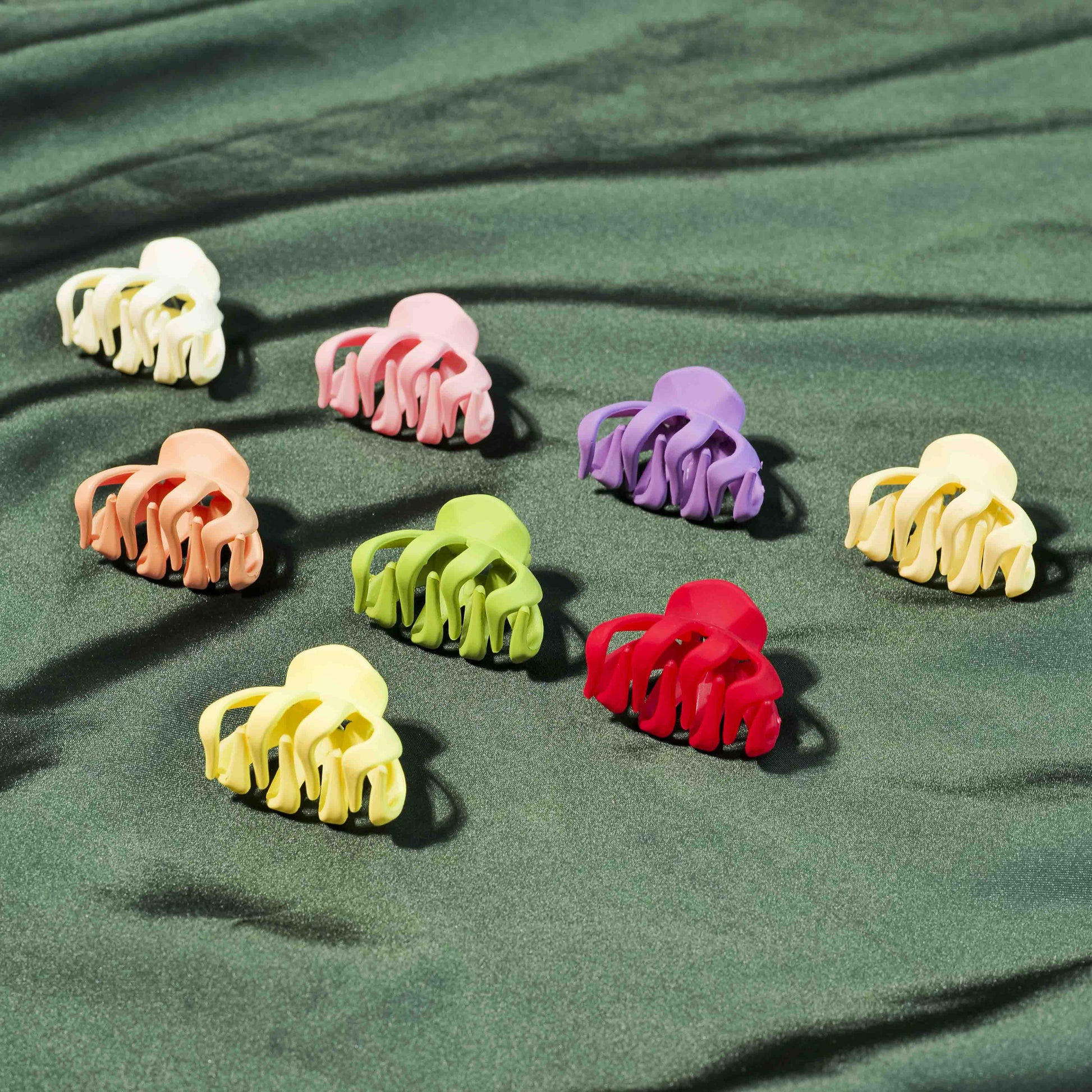 Best Plastic Hair Catcher 4s multi colourArt - 2A6 - 235 Online In Pakistan - Win Bachat