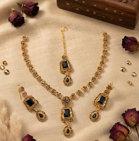 Black Stone Antique Gold-Tone Jewellery Set - Win Bachat
