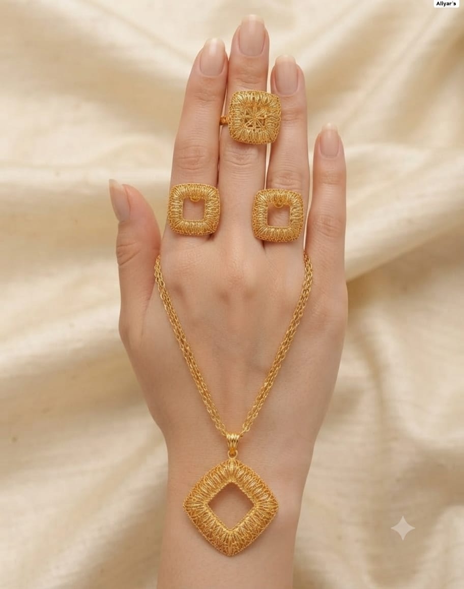 Golden Square Filigree Pendant Jewelry Set for Women - Win Bachat